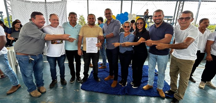 Vereadores participam da assinatura da Ordem de Serviço para retomada das obras da Escola Padre Antônio e criação da Subprefeitura da Vila Novo Paraíso